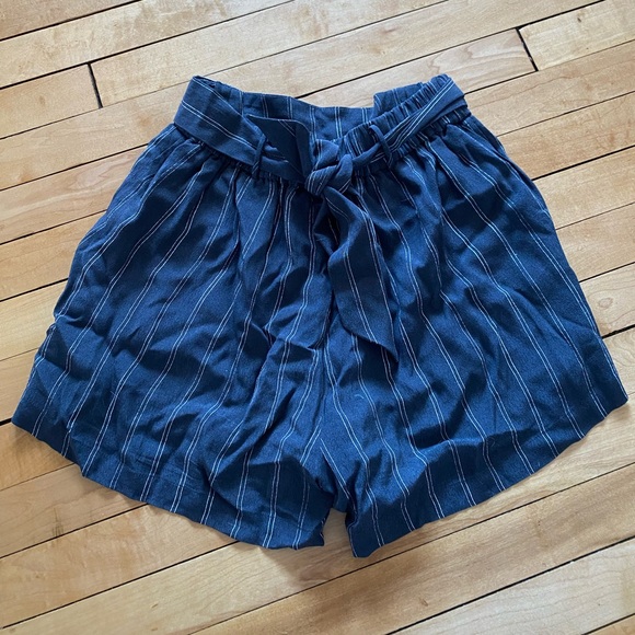Wilfred Dress Shorts - Picture 2 of 3